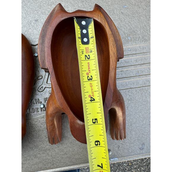 Hand crafted mahogany frog shaped wood box - Picture 5 of 12